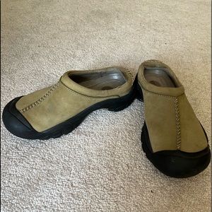 Keen tan mule Size 7.